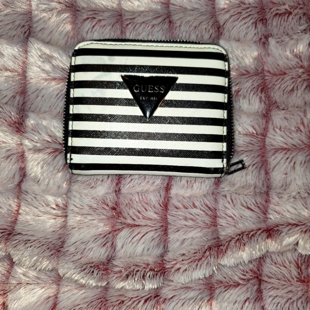 Guess Wallet